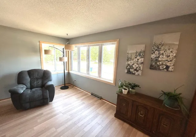 Photo 3 of Sale Pending at 1025 9th Street Sw, Wadena, MN 56482 | MLS# 7121755 | Listing updated on 2026-10-10