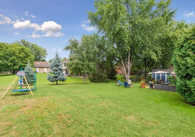 26th image of 1705 White Oak Dr, Chaska, MN 55318 | MLS# 7121758