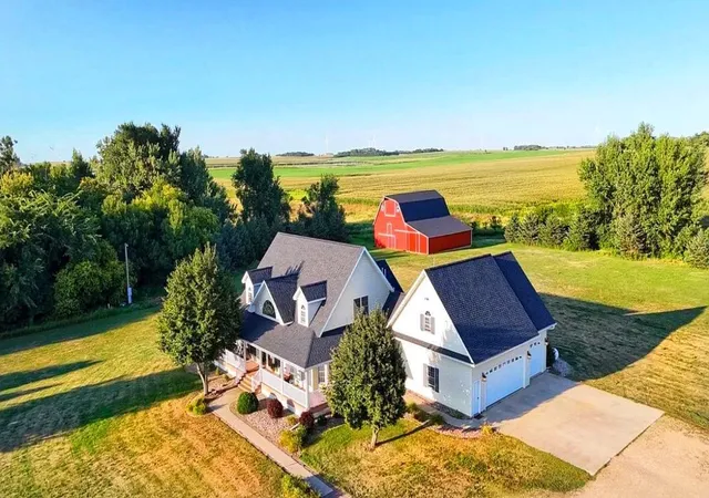 Photo 3 of Single family home for sale at 2980 County Rd 101, Hendricks, MN 56136 | MLS# 7121759 | Listing updated on 2026-10-23