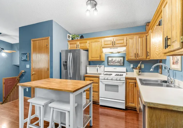 2nd image of 6 Nina Ct Sw, Isanti, MN 55040 | MLS# 7121766