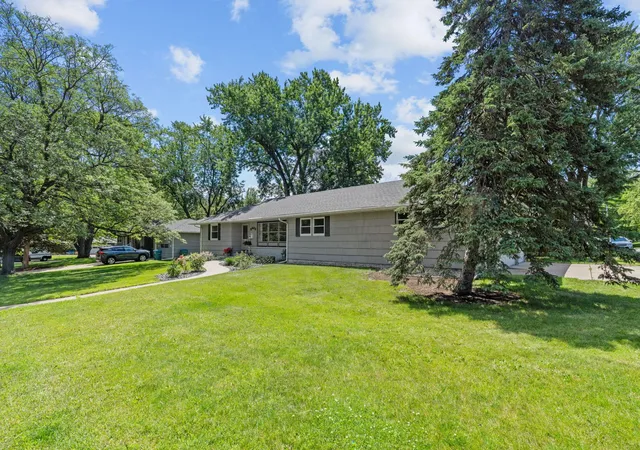 Photo 3 of Sale Pending at 9435 W 14th Street, Minneapolis, MN 55426 | MLS# 7121776 | Listing updated on 2026-08-16