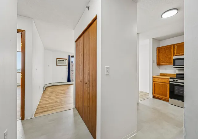 Photo 3 of Condo for sale at 6500 Woodlake Dr #702, Minneapolis, MN 55423 | MLS# 7121789 | Listing updated on 2026-09-21