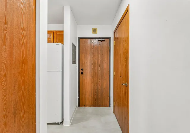 Photo 3 of Condo for sale at 6500 Woodlake Dr #702, Minneapolis, MN 55423 | MLS# 7121789 | Listing updated on 2026-09-21