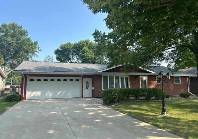 Photo 1 of Single family home for sale at 602 N Madison St, Minneota, MN 56264 | MLS# 7121808 | Listing updated on 2026-08-11