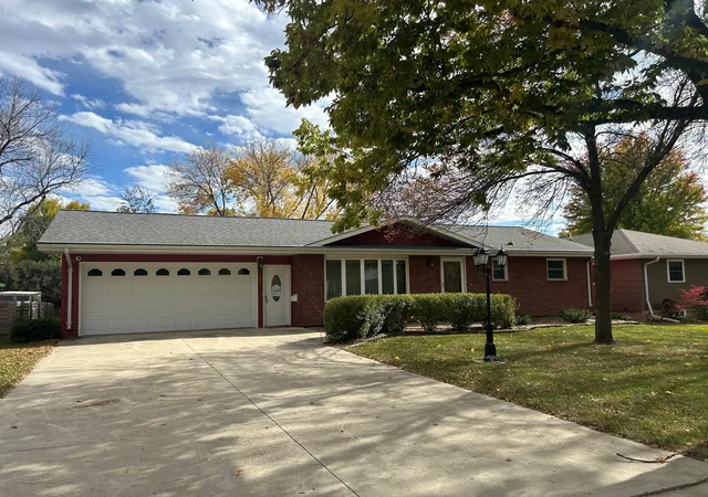 Photo 1 of Single family home for sale at 602 N Madison St, Minneota, MN 56264 | MLS# 7121808 | Listing updated on 2026-10-14