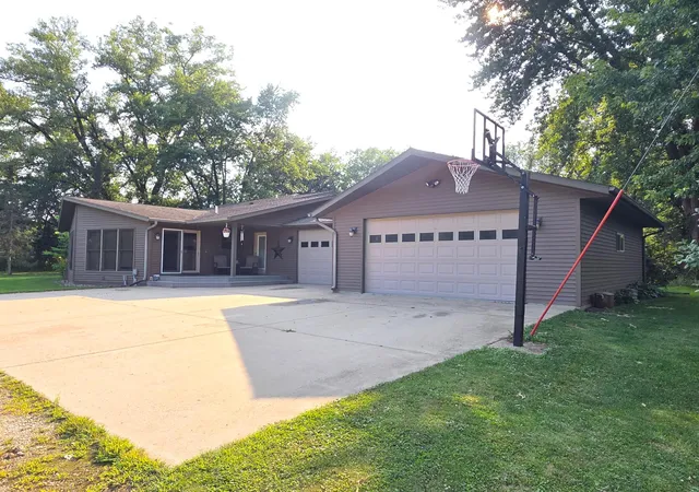 Photo 2 of Single family home for sale at 4488 Ferndale Rd, Rushford, MN 55971 | MLS# 7121841 | Listing updated on 2026-08-09