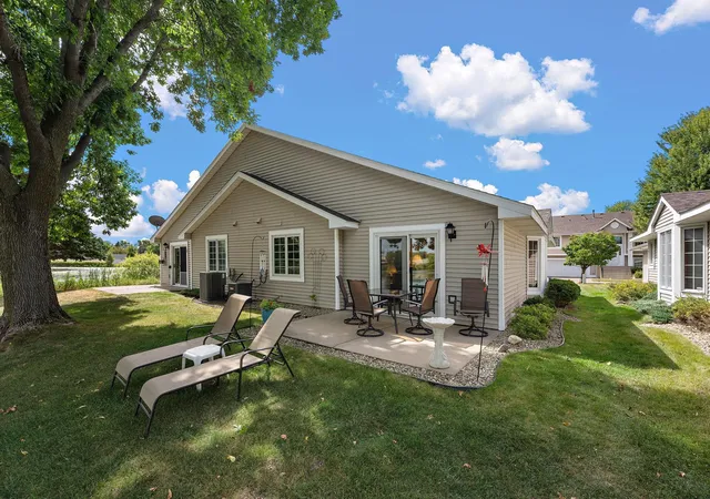 Photo 3 of Single family home for sale at 1991 Granite Ave N, Saint Paul, MN 55128 | MLS# 7121862 | Listing updated on 2026-09-03