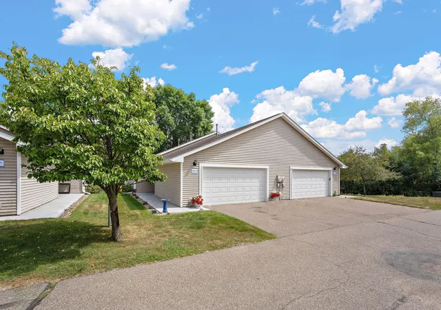 Photo 3 of Single family home for sale at 1991 Granite Ave N, Saint Paul, MN 55128 | MLS# 7121862 | Listing updated on 2026-09-03