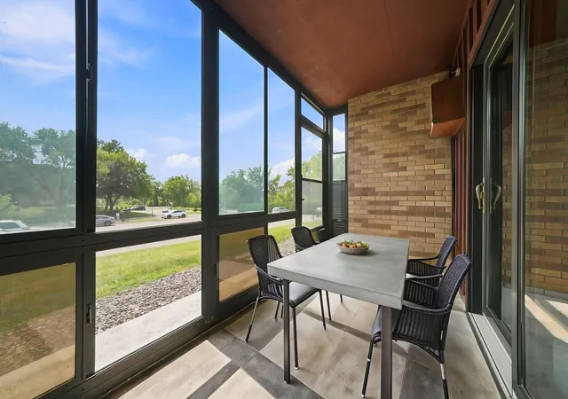 Listing Photo 5 - Condo for sale in building located at 2700 Oxford St N, Roseville, MN 55113 - Unit #116