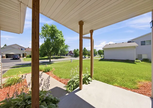 3rd image of 10123 Park Pl Dr, Monticello, MN 55362 | MLS# 7121921
