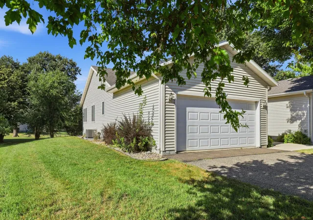 Photo 1 of Single family home for sale at 330 Sunfish Ct, Winsted, MN 55395 | MLS# 7121929 | Listing updated on 2026-08-29
