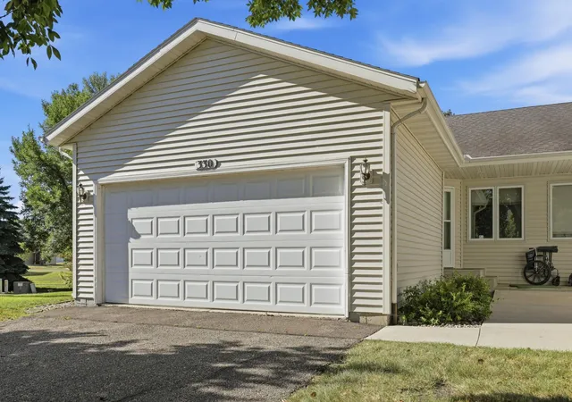 Photo 2 of Single family home for sale at 330 Sunfish Ct, Winsted, MN 55395 | MLS# 7121929 | Listing updated on 2026-08-29