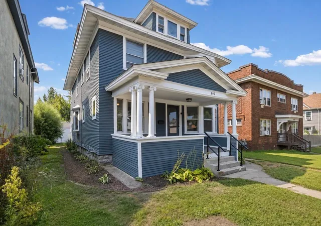 1st image of 892 Marshall Ave, Saint Paul, MN 55104 | MLS# 7121937