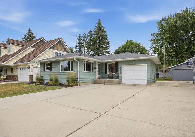 2nd image of 1232 15th St N, Moorhead, MN 56560 | MLS# 7121940