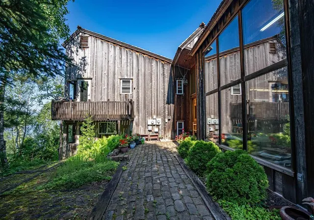Photo 3 of Single family home for sale at 26 Saint Albans Rd, Superior, WI 54880 | MLS# 7121962 | Listing updated on 2026-08-23
