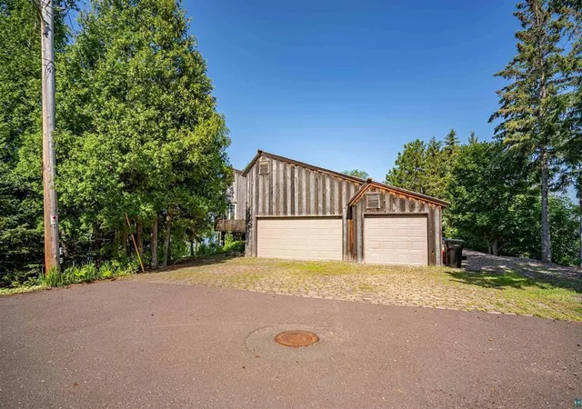 Photo 4 of Single family home for sale at 26 Saint Albans Rd, Superior, WI 54880 | MLS# 7121962 | Listing updated on 2026-09-24