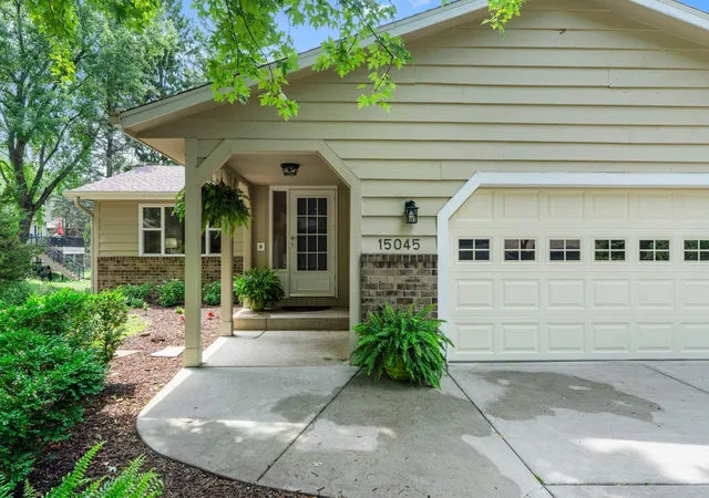 2nd image of 15045 Ironwood Ct, Eden Prairie, MN 55346 | MLS# 7121963