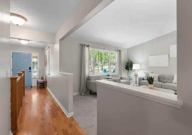 3rd image of 15045 Ironwood Ct, Eden Prairie, MN 55346 | MLS# 7121963