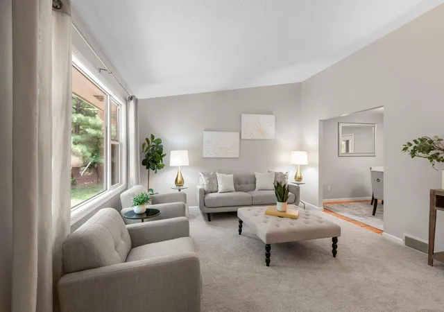 4th image of 15045 Ironwood Ct, Eden Prairie, MN 55346 | MLS# 7121963