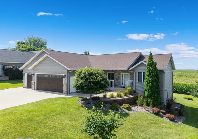 Photo 1 of Single family home for sale at 313 Maple Dr, Lanesboro, MN 55949 | MLS# 7121968 | Listing updated on 2026-08-12