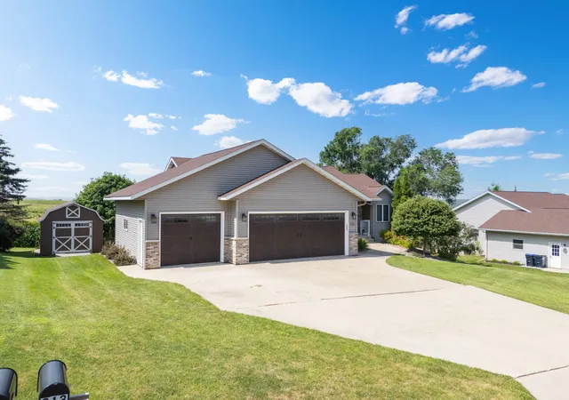 Photo 2 of Single family home for sale at 313 Maple Dr, Lanesboro, MN 55949 | MLS# 7121968 | Listing updated on 2026-08-12