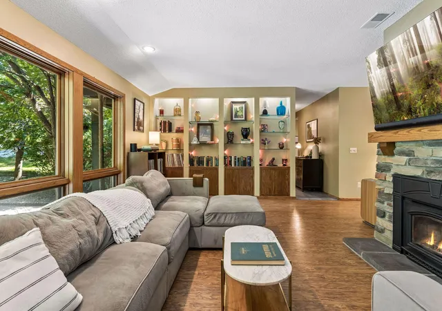 Photo 3 of Single family home for sale at 4643 Wild Cyn Trl, Saint Paul, MN 55129 | MLS# 7121969 | Listing updated on 2026-09-16