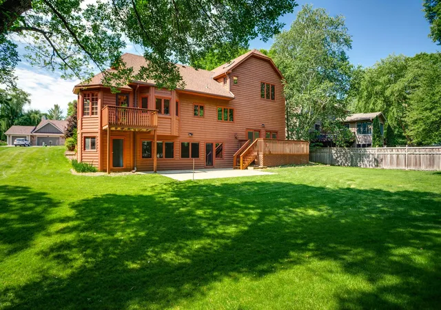 2nd image of 16760 N Manor Rd, Eden Prairie, MN 55346 | MLS# 7121973