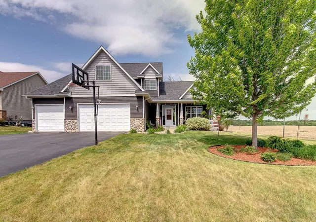 3rd image of 1419 12Th St Se, New Prague, MN 56071 | MLS# 7121977