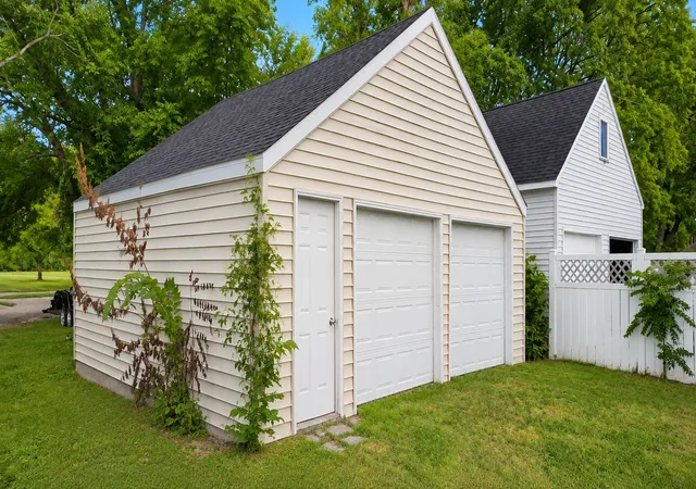 Photo 2 of Single family home for sale at 514 15th Street Sw, Willmar, MN 56201 | MLS# 7121993 | Listing updated on 2026-08-28