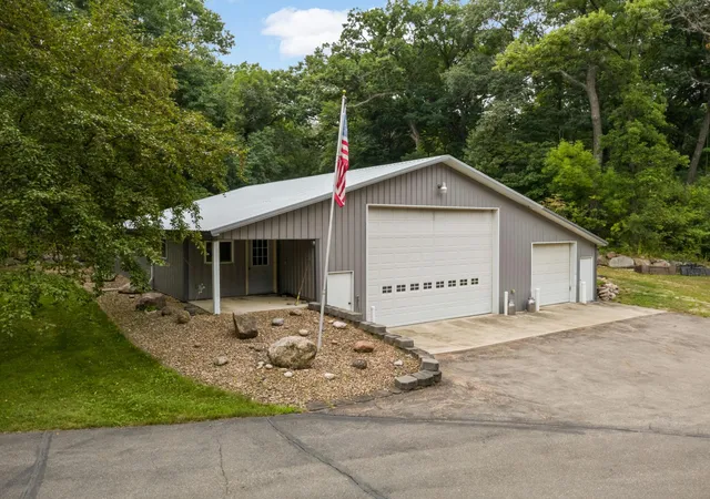 Photo 4 of Single family home for sale at 27125 Hamburg Ave, Farmington, MN 55024 | MLS# 7121999 | Listing updated on 2026-08-17