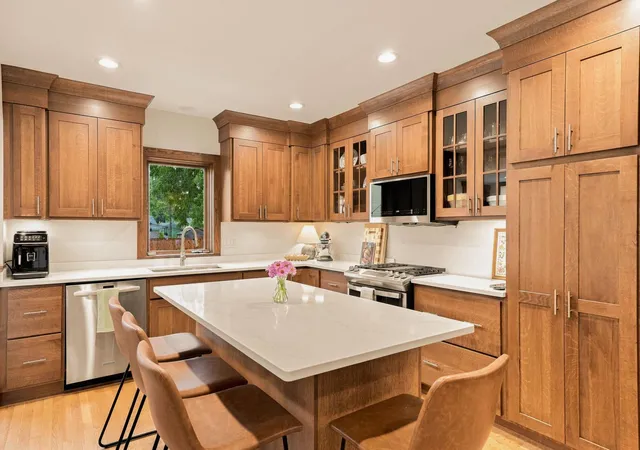 Photo 3 of Single family home for sale at 718 Manomin Ave, Saint Paul, MN 55107 | MLS# 7122004 | Listing updated on 2026-09-03