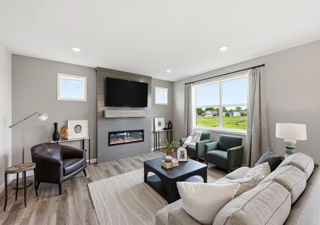 3rd image of 1006 E Meadowsweet Dr, River Falls, WI 54022 | MLS# 7122012