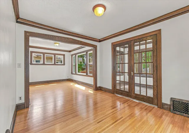 2nd image of 1046 15th Ave Se, Minneapolis, MN 55414 | MLS# 7122015