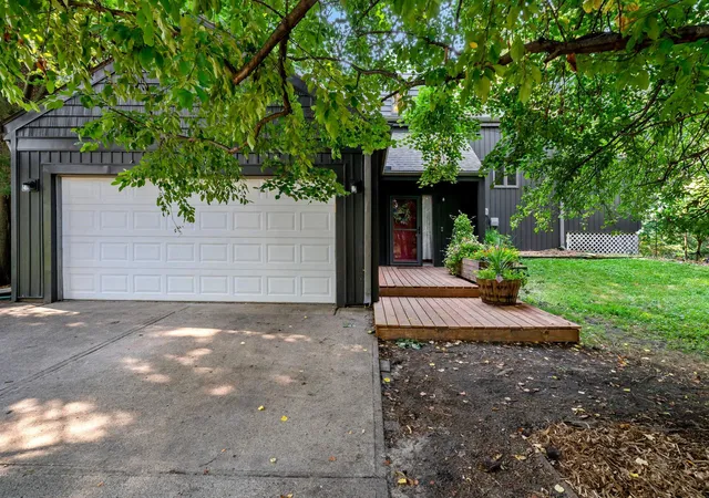 2nd image of 388 Nottingham Dr, Circle Pines, MN 55014 | MLS# 7122023