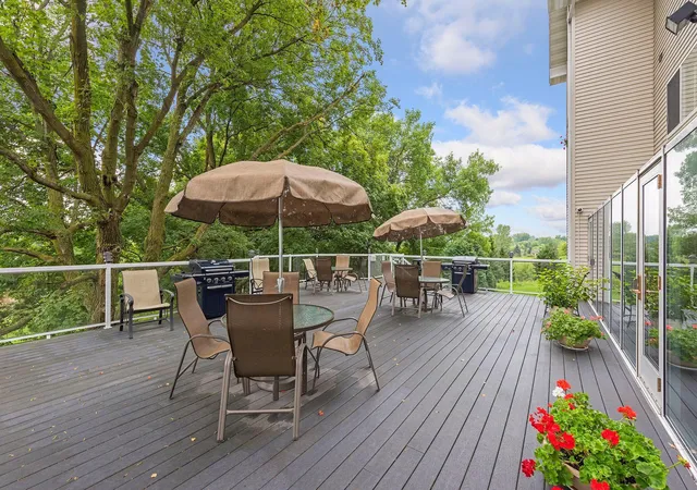 3rd image of 1321 Lake Dr W #123, Chanhassen, MN 55317 | MLS# 7122027