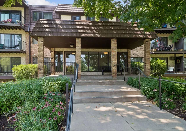 Photo 1 of Sale Pending at 215 Barry Ave S #112, Wayzata, MN 55391 | MLS# 7122031 | Listing updated on 2026-09-05