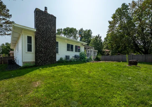 37th image of 1732 Evergreen Dr, Saint Paul, MN 55125 | MLS# 7122037