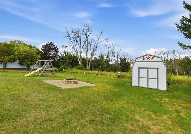 Photo 3 of Single family home for sale at 109 Anglewood Dr, Kenyon, MN 55946 | MLS# 7122041 | Listing updated on 2026-09-28