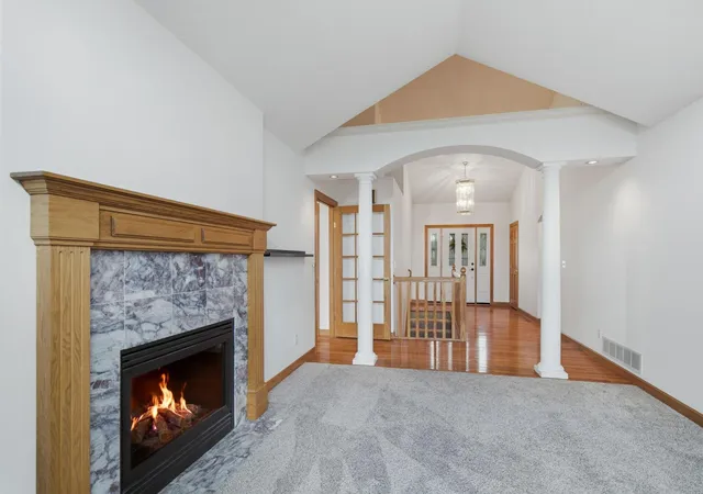 Photo 4 of Single family home for sale at 109 Anglewood Dr, Kenyon, MN 55946 | MLS# 7122041 | Listing updated on 2026-09-28