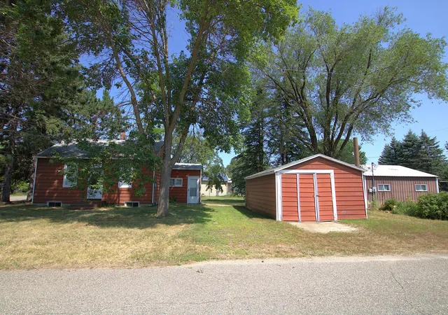 16th image of 414 Cleveland St Sw, Staples, MN 56479 | MLS# 7122046