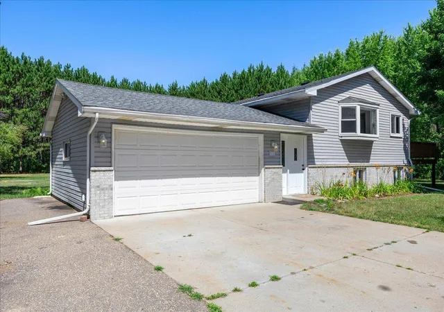 1st image of 107 221st Ave Nw, Cedar, MN 55011 | MLS# 7122049