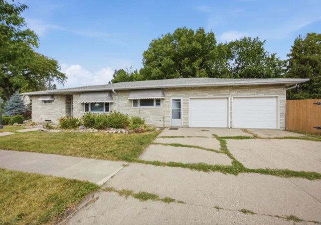 Photo 1 of Single family home for sale at 1106 5th Avenue S, Moorhead, MN 56560 | MLS# 7122056 | Listing updated on 2026-09-25