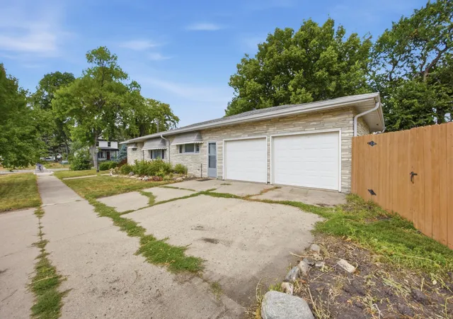 Photo 2 of Single family home for sale at 1106 5th Avenue S, Moorhead, MN 56560 | MLS# 7122056 | Listing updated on 2026-09-25