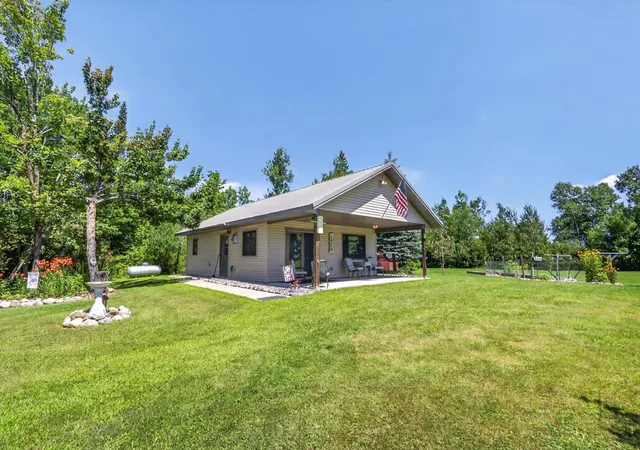 Photo 3 of Single family home for sale at 12502 Van Horn Rd, Floodwood, MN 55736 | MLS# 7122061 | Listing updated on 2026-08-27