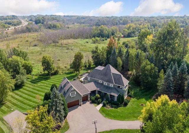 3rd image of 440 Stubbs Bay Rd, Long Lake, MN 55356 | MLS# 7122077