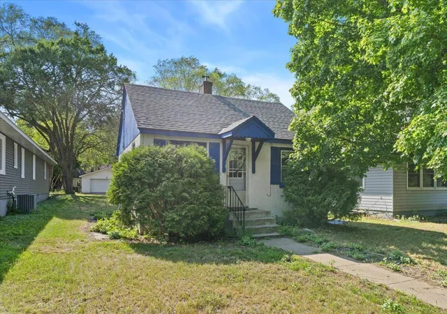 Photo 1 of Single family home for sale at 1719 7th Avenue S, Saint Cloud, MN 56301 | MLS# 7122085 | Listing updated on 2026-08-25