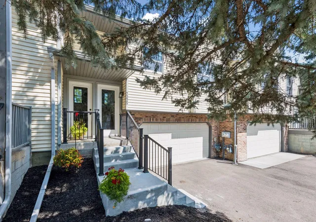 Photo 1 of Single family home for sale at 7229 Bren Ln, Eden Prairie, MN 55346 | MLS# 7122090 | Listing updated on 2026-09-21