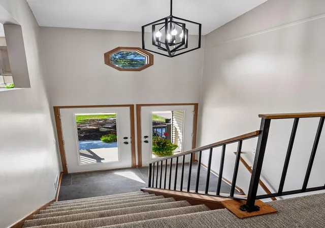 Photo 4 of Single family home for sale at 7229 Bren Ln, Eden Prairie, MN 55346 | MLS# 7122090 | Listing updated on 2026-09-21