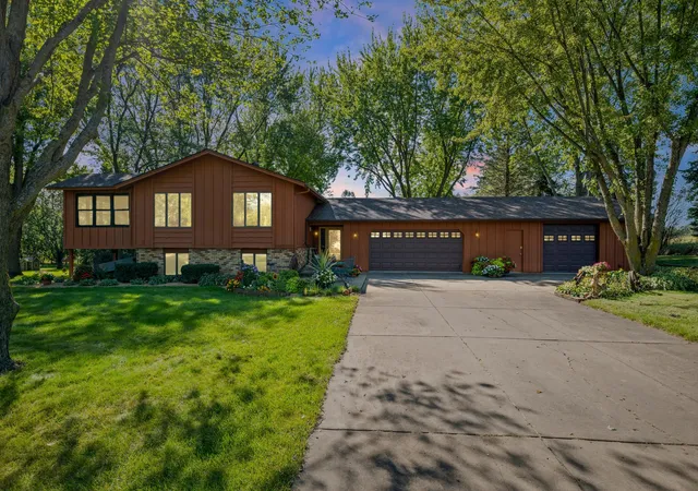 Photo 1 of Single family home for sale at 22465 Rush Crk Dr, Rogers, MN 55374 | MLS# 7122094 | Listing updated on 2026-10-07