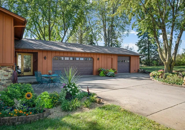 Photo 3 of Single family home for sale at 22465 Rush Crk Dr, Rogers, MN 55374 | MLS# 7122094 | Listing updated on 2026-10-07